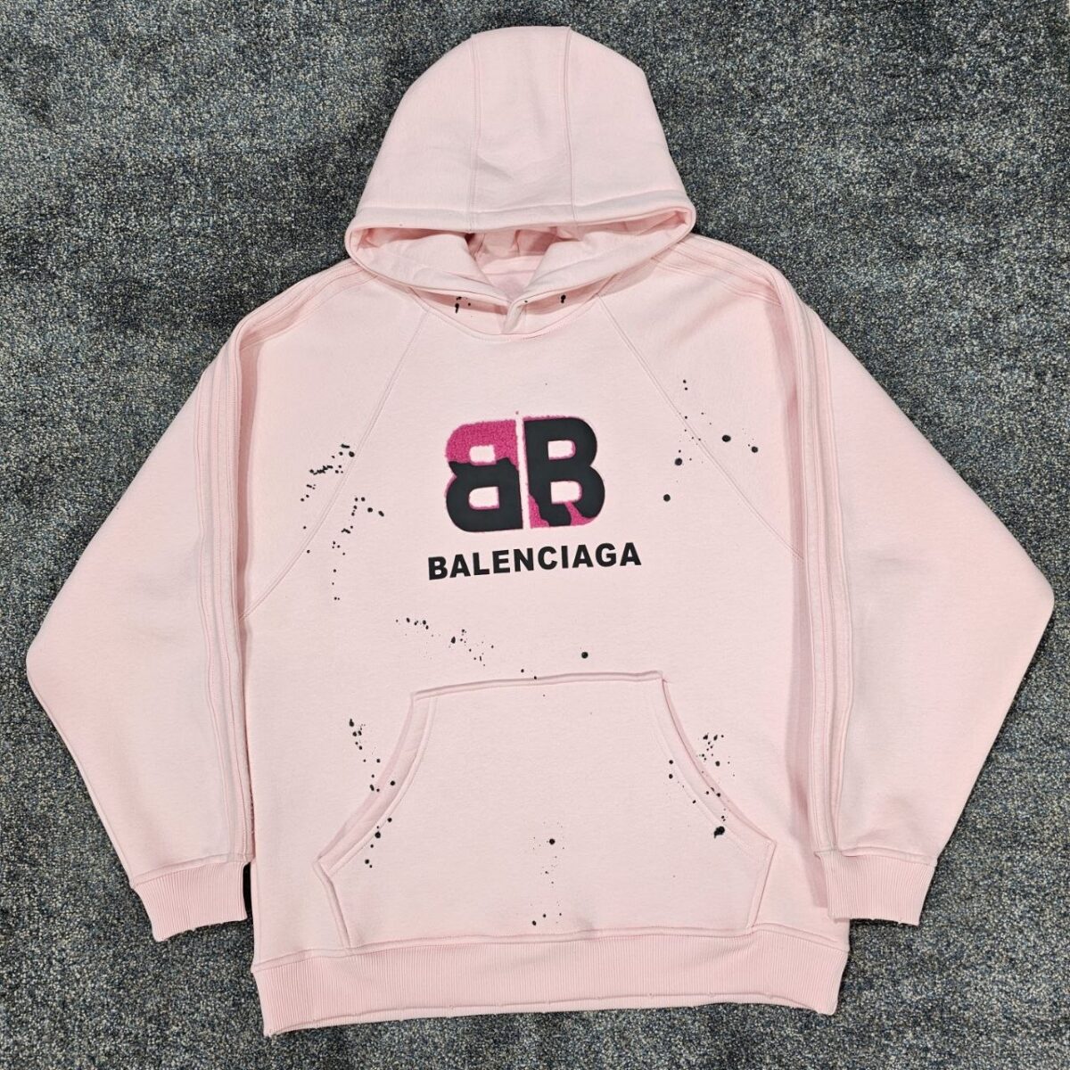 هودی بالنسیاگا صورتی گلدوزی شده لش | مستر کوالیتی وارداتی - Image 1